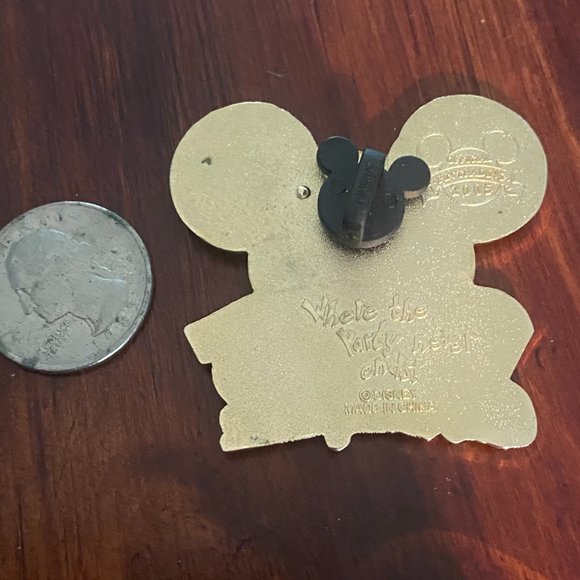 2005 Chip And Dale Pin Where The Party Never Ends Disney World Pin - Picture 3 of 4
